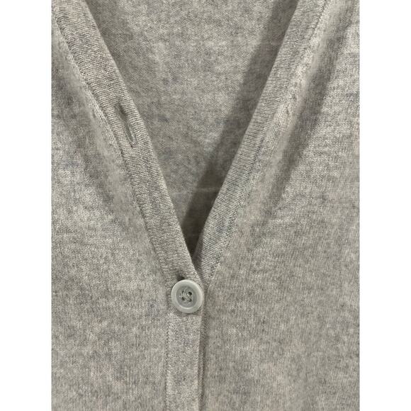 Garnet Hill Light Grey 100% Cashmere Pocket Sweater Cardigan Size M - Picture 8 of 8